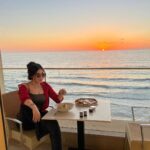 Marina Alobaidi Instagram - ✨ It’s all about Sunset vibes 🌅⛅️🧡 . . . #مارينا_العبيدي #ملكة_جمال_العرب #missarabworld2021🇮🇶 #luxury #luxurylifestyle #sunset #explorepage