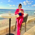 Marina Alobaidi Instagram - … مُختلفــــه بِلا إنصاف ؛ حتى لِـ عادِيتها اختلاف .. 👑✨ . . . #مارينا_العبيدي #ملكة_جمال_العرب #missarabworld2021 #luxury #luxurylifestyle #fashion #explore