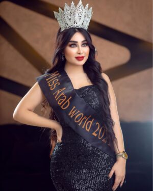 Marina Alobaidi Instagram - Taken by : @saman_aljaaf 

أمرأه مثلي غير قابله لِـ السرد بنص او قَصيِده 

أنــــا أبلغ من اللغه وأعمق من الاختِصَار … 👑〽️✨
.
مشتاقتلكم 🖤
.
Dress by : @doaaallawiofficial 
@missarabworldofficial 
#مارينا_العبيدي #ملكة_جمال_العرب #missarabworld2021🇮🇶 #luxury #luxurylifestyle #dubai #explore #fyp