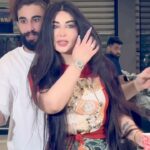 Marina Alobaidi Instagram - سويت كونتور شعر اول مره بحياتي اصبغ منه شوي ؛ شنو رأيكم حلو لو ارجع للطبيعي🖤 . كلش شكراً طوني صوايا صارلهم يومين يشتغلون بشعري مع أنها خصل بس حتى لا يتعب واني شخص جداااااااً صعب يعجبني شي والنگ عندي مليار واخاف على شعري ؛ وكل خطوه يسوولي تريتمنت ويكملون شكراً منار 🙏🏻🖤 . . #مارينا_العبيدي #missarabworld2021🇮🇶 #luxurylifestyle #luxury #iraq #hairstyle #hairfashion #trend #fyp #explorepage .