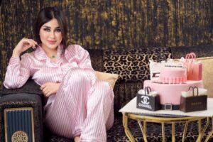 Marina Alobaidi Instagram - ✨24/2 ✨ birthday girl 👑💎

اول سنه بحياتي ما اسوي حفلة عيد ميلاد ؛ كان عندي اهم شي بالحياة ،،، چنــي عقلت يا جماعه .. 😦
Taken by : @saman_aljaaf 
.
شكراً لكل معايده وكلمة حلوه بهاليوم المميز عندي 💓🌸
.
.
#مارينا_العبيدي #ملكة_جمال_العرب birthday #birthdaygirl #missarabworld2021🇮🇶 #luxury #luxurylifestyle #pink #dubai