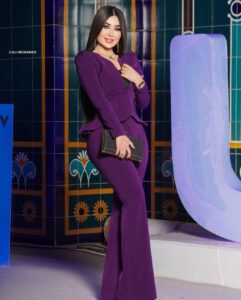 Marina Alobaidi Instagram - … كَـيفَ لَكِ أن تَكوني حادّه بهذه الرِقَّــــه ..⁉️💜 . . . Taken by 📸: @ali.mohamed8 Suite by 🥼: @vintage.style2020 . #مارينا_العبيدي #ملكة_جمال_العرب2021 #missarabworld2021 #luxury #luxurylifestyle #purple #luxurygirl #fyp #explore