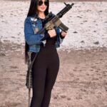 Marina Alobaidi Instagram - 🐆🖤✨ . . . #مارينا_العبيدي #missarabworld #missarabworld2021🇮🇶 #guns #explore