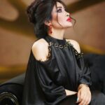 Marina Alobaidi Instagram - ... وَيُؤنسنِي أنَّك بالنَوايـــا عَليــم ... 🖤 . . . Taken by 📸 : @saman_aljaaf الصور بدون تعديل . dress Desighned by : @ishtarfashion . . #مارينا_العبيدي #black #luxury