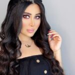 Marina Alobaidi Instagram - اي قلديني اكثر ؛ بعد وبعد هي المثلي تستاهل تتقلد ... ✨👑 . . مساكم ورد 💛 . . . . #مارينا_العبيدي #luxury #luxurylifestyle #dubai #makeup