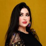 Marina Alobaidi Instagram - ... عيون الدنيا عليها ؛ وعيونها بس عليك ...✨ . . . مساكم فل يا حلوين . . #مارينا_العبيدي #luxurylifestyle #luxury #dubai #fashion #