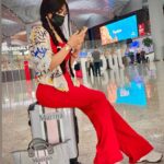 Marina Alobaidi Instagram - مساكم ورد يا حلوين ♥️ شنو اكثر دوله تحبون تسافروله او تتمنون تزوروها ؟ 🛫✈️ . . . My bags are special design from @lilyandbean 💼 #مارينا_العبيدي #airport #istanbul #luxury #luxurylifestyle #luxurygirl