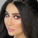 Marina Alobaidi Instagram - اي قلديني اكثر ؛ بعد وبعد هي المثلي تستاهل تتقلد ... ✨👑 . . مساكم ورد 💛 . . . . #مارينا_العبيدي #luxury #luxurylifestyle #dubai #makeup