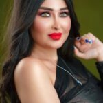 Marina Alobaidi Instagram - By 📸 : @saman_aljaaf . ... . كُنت سَـأتمنى لَك الأسوء ؛ لكنِّي لـم أجِد أسوأ من خَسارتِـــي ...👑 ✨ . . . . #مارينا_العبيدي #luxurylifestyle #luxury #black #dubai #jumeriah #explore #beauty