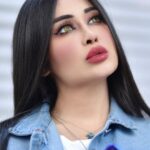 Marina Alobaidi Instagram - ... يــا نَافخاً على القَمـر لِــ تُطفئهُ 🌕 ضَاعت قِواكَ ولم يَدري بِـــكَ القَمرُ ... 😉 👑 . . . . الجاكيت من @vincci.iq ... ... #مارينا_العبيدي #luxury #luxurylifestyle #fashion #dxb #jumeirah #explore