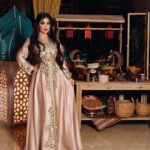 Marina Alobaidi Instagram - ستكون الحياة أفضل ؛ اذا قرر كل شخص ان يبذل مجهوده في اصلاح نفسه بدلا من استنفاذ طاقته في النقد والحقد ... . . . Taken by 📸: @sermad.laythphotography اطلالتي من : @aiziya_guzel . . . #مارينا_العبيدي #رمضان_كريم #العراقية #luxury #fashion الجادرية فندق بابل