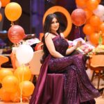 Marina Alobaidi Instagram - كل عام وانتو عائلتي ؛ شكراً لمعايداتكم الهوااايااااااا وشكرا لاصدقائي عالمفاجآت الحلوه . . احبكم جد شكرا 💜 . . . #مارينا_العبيدي #birthdaygirl