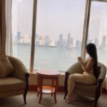 Marina Alobaidi Instagram - صباح الخير بتوقيتي 🐣 من الملل مااعرف وين اتصور بعد اشتاقيتلكم اني 💛 . . . #مارينا_العبيدي #luxury #luxurylifestyle #fashion #fashionista #dxb #dubai #versace