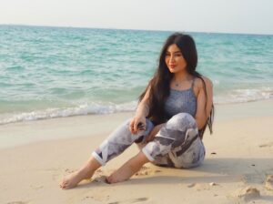 Marina Alobaidi Instagram - انت حبيب ضحكاتي ..🤍
.
.
.
By📸: @retta.a 
#مارينا_العبيدي
#luxurylifestyle #luxury #dxb #dubai#explore #beach