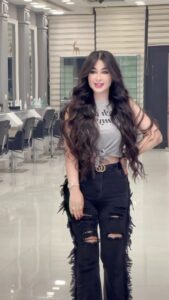Marina Alobaidi Instagram - 🖤 👑 . . @tonysawaya_baghdad Hair by : @manar.zaour .. . . #مارينا_العبيدي #missarabworld2021🇮🇶 #luxury #luxurylifestyle #hairfashion #explorepage