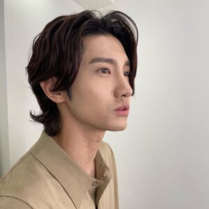 Max Changmin Instagram - 셀카연습중..🥶