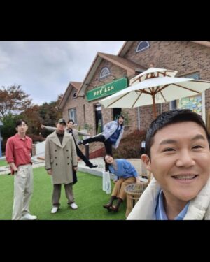 Max Changmin Instagram - #시고르경양식 🍽 수고 많으셨습니다~!
이젠 #안해요  감사합니다!!😊❤️