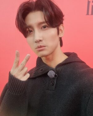 Max Changmin Instagram - 'DEVIL'😈 발매 기념 온라인 기자간담회🔥

#DEVIL #최강창민 #maxchangmin