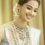 Meenakshi Chaudhary Instagram - Ringing in 2024 with lots of smiles , sparkles and positivity!✨✨✨ Happy new year fam🥰🫶🏽🫶🏽🫶🏽 Clicked by- @srikrishna_photography9 Jewellery- @amyrasilver Saree makeover -@_h_d_beauty_parlour_ Make up - @chadarasapallivamsikrishna Hair - @chinnisrinu_stylist