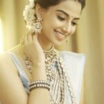 Meenakshi Chaudhary Instagram - Ringing in 2024 with lots of smiles , sparkles and positivity!✨✨✨ Happy new year fam🥰🫶🏽🫶🏽🫶🏽 Clicked by- @srikrishna_photography9 Jewellery- @amyrasilver Saree makeover -@_h_d_beauty_parlour_ Make up - @chadarasapallivamsikrishna Hair - @chinnisrinu_stylist