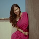 Meenakshi Chaudhary Instagram – नैनों के ज़रिये 🪷