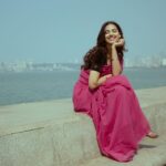 Meenakshi Chaudhary Instagram - नैनों के ज़रिये 🪷