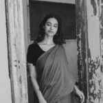 Meenakshi Chaudhary Instagram – 🖤🤍 Mumbai, Maharashtra