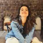 Meenakshi Chaudhary Instagram - Blush and smiileee 🤗🤗