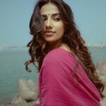 Meenakshi Chaudhary Instagram - नैनों के ज़रिये 🪷