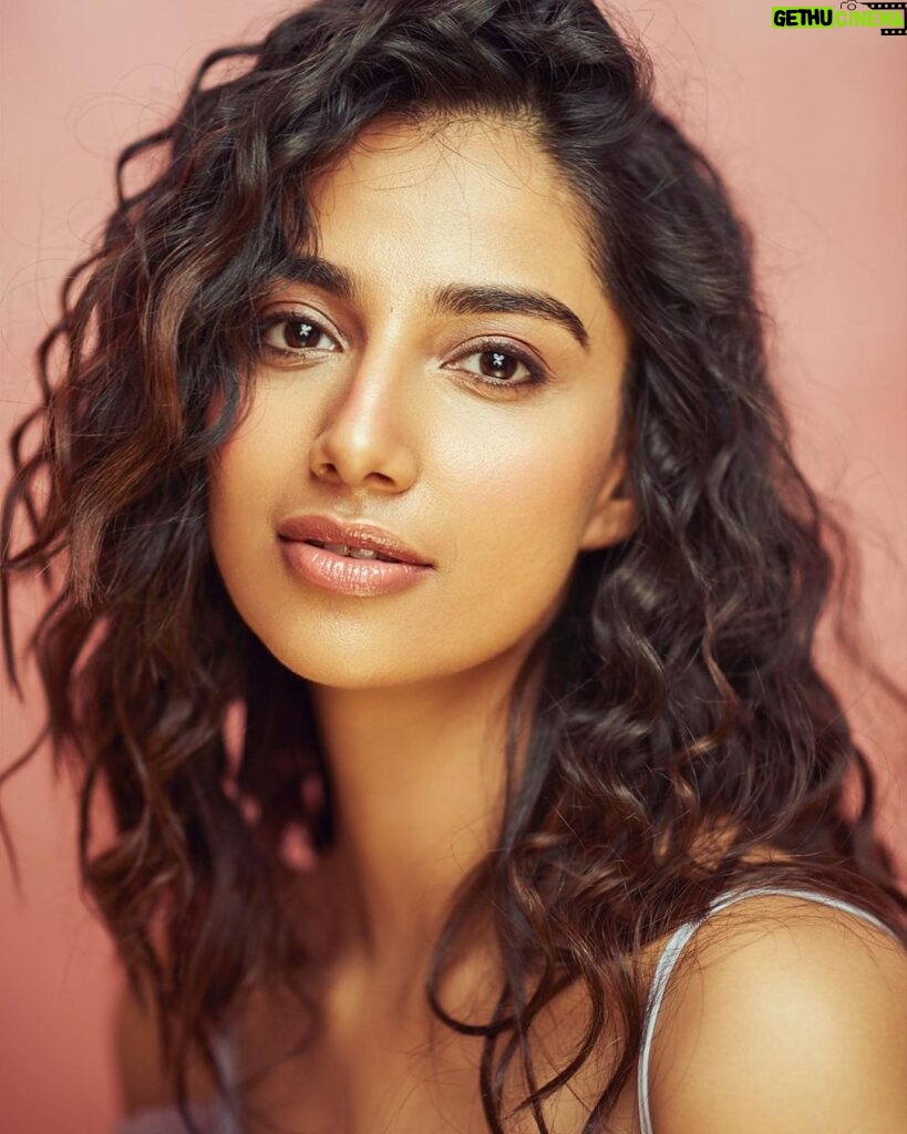 Meenakshi Chaudhary Instagram - Croissant meets filter coffee🙈❤️🍭 🍭 🫧🫧 📸 @akshay.rao.visuals Styled by @rashmitathapa Hair and make up @makeuphairbyrahul