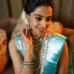 Meenakshi Chaudhary Instagram – Saree and I , it’s a love story 🙈🤓🫶🏽

Clicked  by- @srikrishna_photography9
Jewellery- @amyrasilver
Saree makeover -@_h_d_beauty_parlour_ 
Make up –  @chadarasapallivamsikrishna 
Hair – @chinnisrinu_stylist