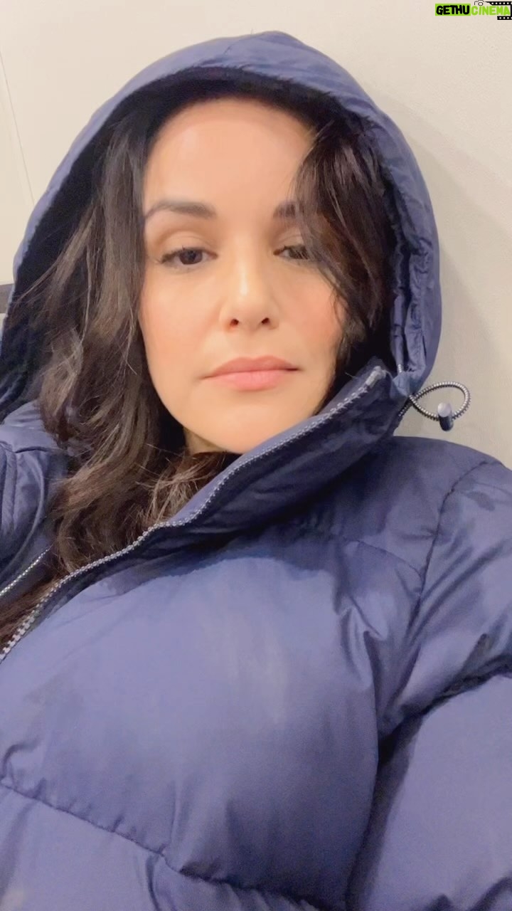 Melissa Fumero Instagram - Just found this gem in my drafts. Looks like I was bored in a trailer, probably B99. Anyway, it’s real dumb so thought I’d share