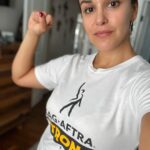 Melissa Fumero Instagram - Just a quick fresh off the picket line pic to say THANK YOU to our @sagaftra Negotiating Committee!! We all appreciate all the hard work you’re doing during these negotiations. I am so hopeful that we will win a fair deal that benefits all in our union. Let’s protect workers, their rights, and their wages. Lets make the middle class actor a real thing again, and let’s get back to work!!! #UnionStrong #SAGAFTRA