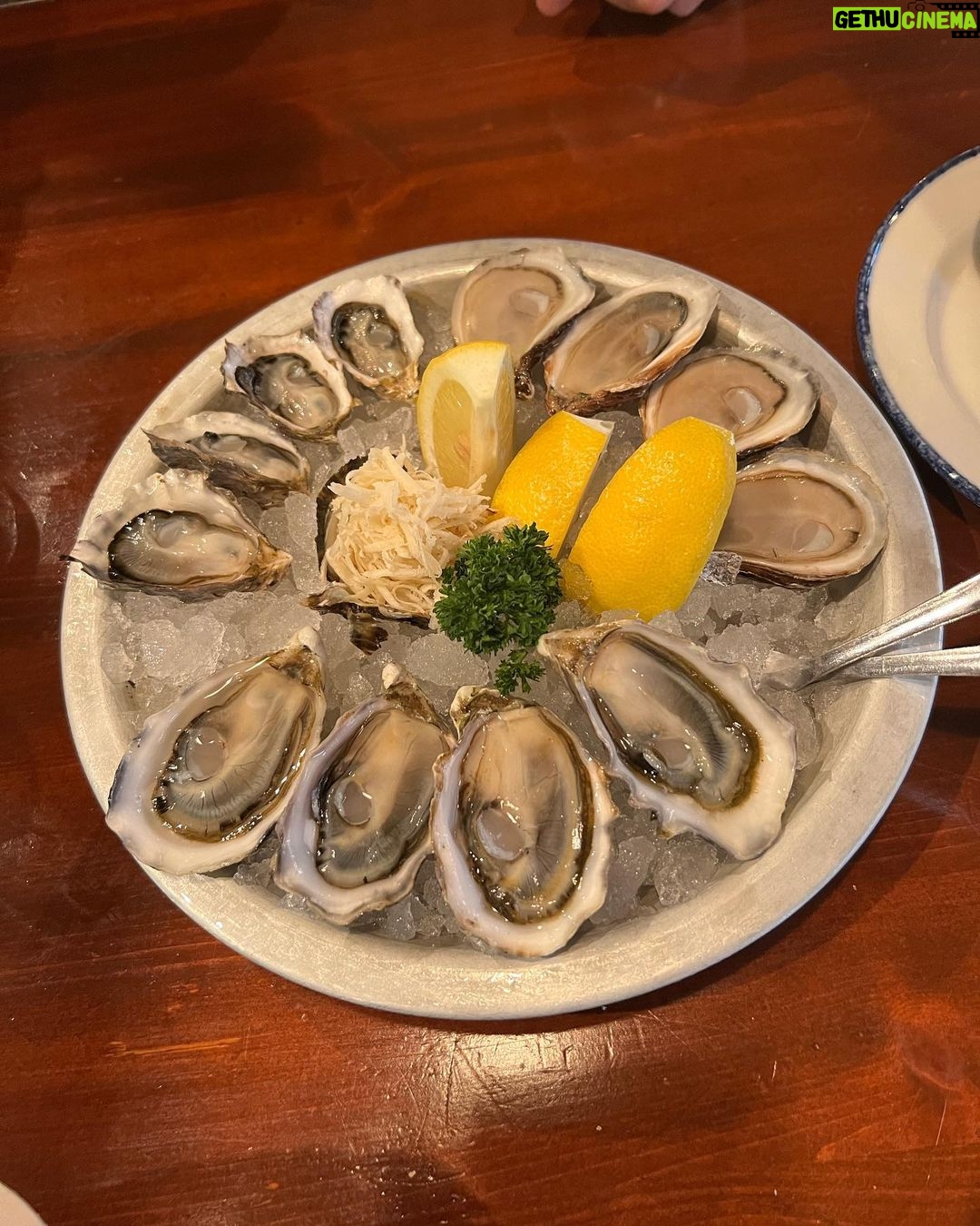 Melissa Fumero Instagram - Enjoyed some amazing oysters, chowder, & lobster rolls with Rick Page today. That’s the post.