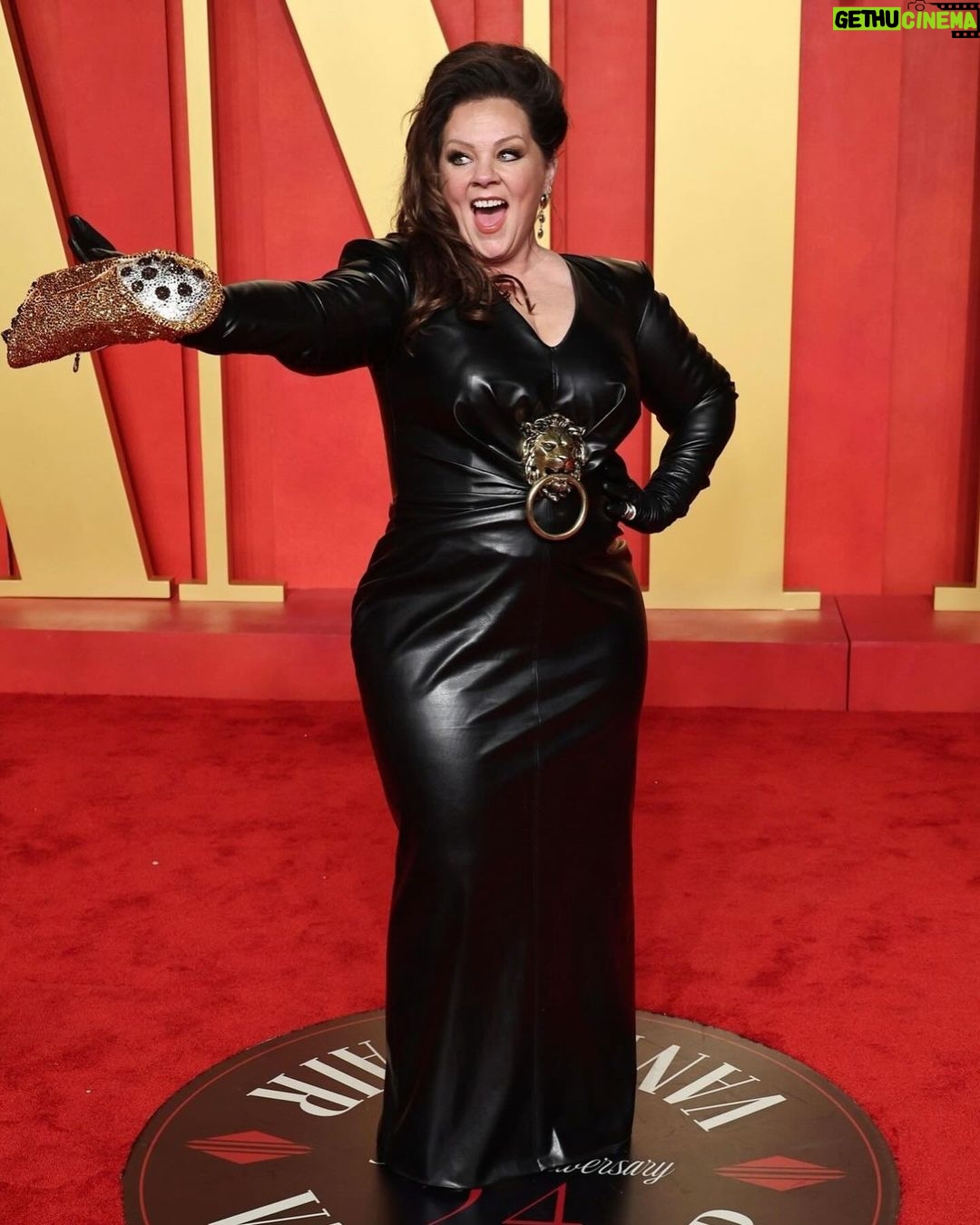 Melissa McCarthy - 416.8K Likes - An amazing night with my favorite fella!! I still stand by my favorite line of all time, my after party inspiration⦠āleave the gun take the cannoliā āļøš
Also a big thank you to my whole glam and styling team you make all my dreams come true!!! š©·
