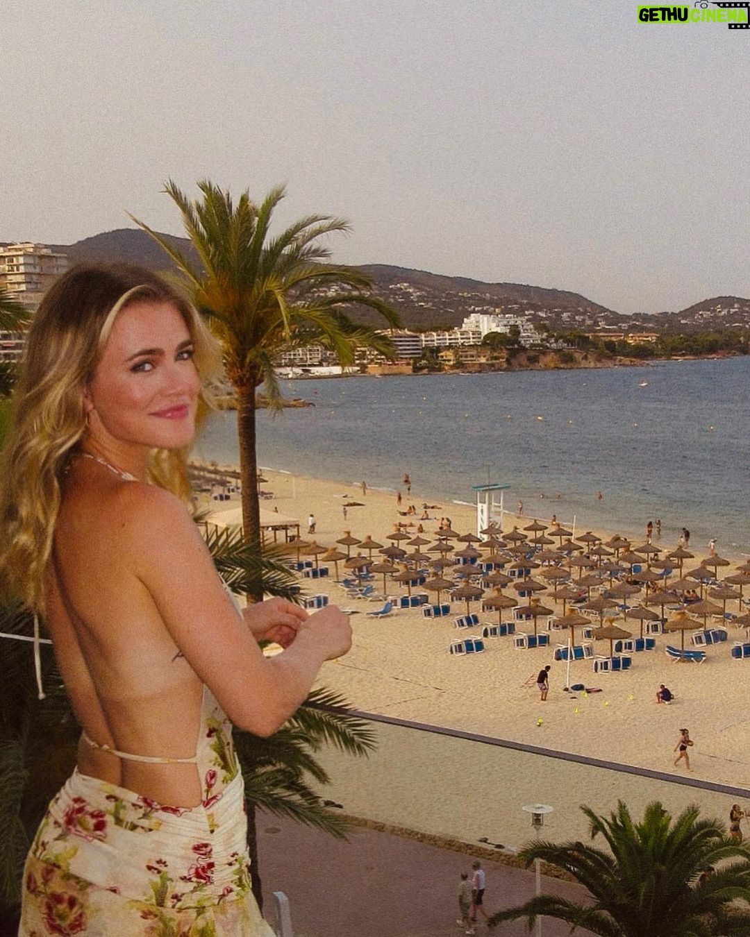 Melissa Roxburgh - 220.3K Likes - Spain diaries
Thank you @melia.hotels.international @zelhotels