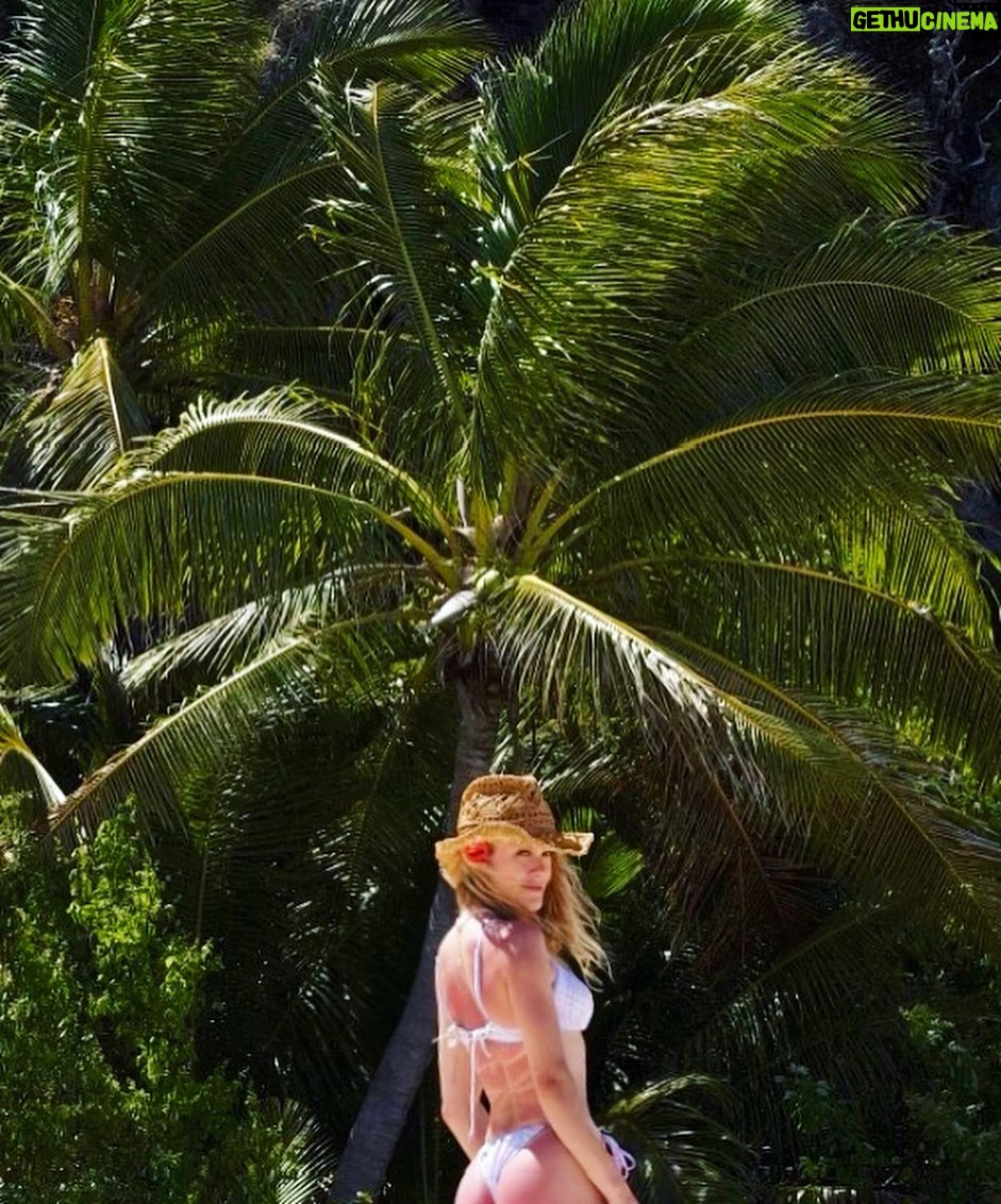 Melissa Roxburgh - 289.8K Likes - @tokoriki_island_resort you were incredibly special. Vinaka 💛
