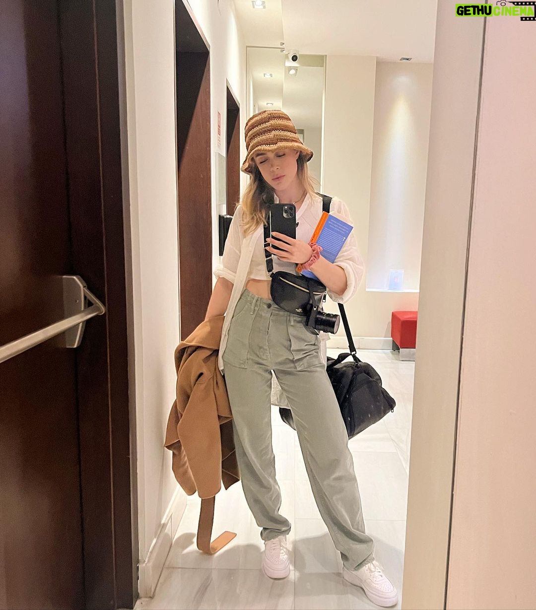 Melissa Roxburgh Instagram - Ode to Anderson