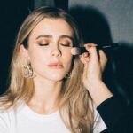 Melissa Roxburgh Instagram - CHANEL ✨✨🤤 #welovecoco #workingwithchanel By the infamous @samvissermakeup . . . . . . PRODUCTS: STYLO OMBRE ET CONTOUR EYESHADOW LINER IN ELECTRIC BROWN OMBRE PREMIERE CREAM EYESHADOW IN SCINTILLANCE LE VOLUME DE CHANEL MASCARA IN NOIR LES BEIGES HEALTHY GLOW BRONZING CREAM LES BEIGES HEALTHY GLOW SHEER COLOUR STICK IN N24 ULTRA LE TEINT FOUNDATION IN B30 LE CRAYON LEVRES LIP PENCIL IN NUDE BRUN ROUGE COCO FLASH LIP COLOUR IN MOMENT