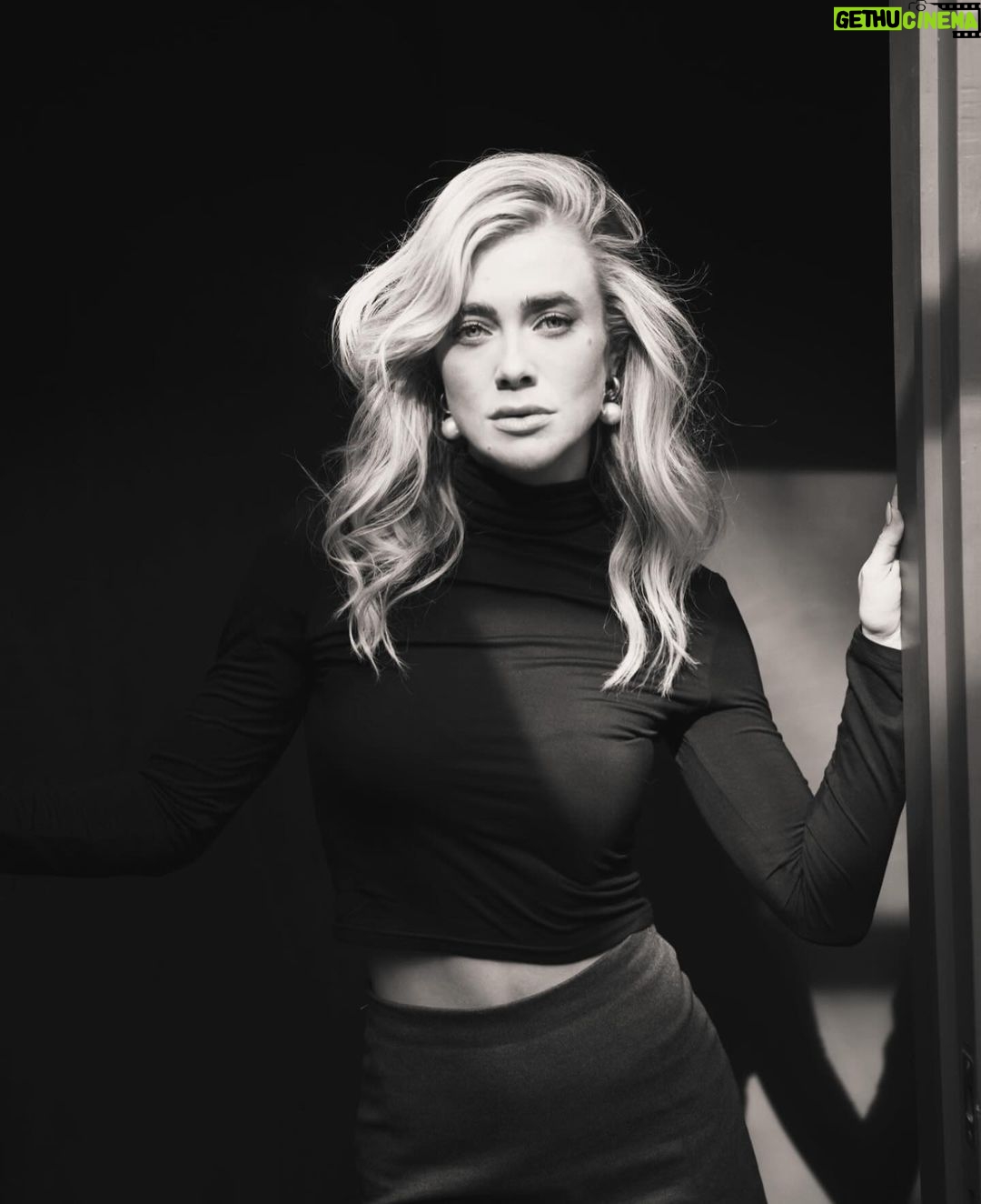 Melissa Roxburgh - 135.1K Likes - @gregorio dos ✌🏼
(This talented human may be one of the kindest people I’ve ever come across)