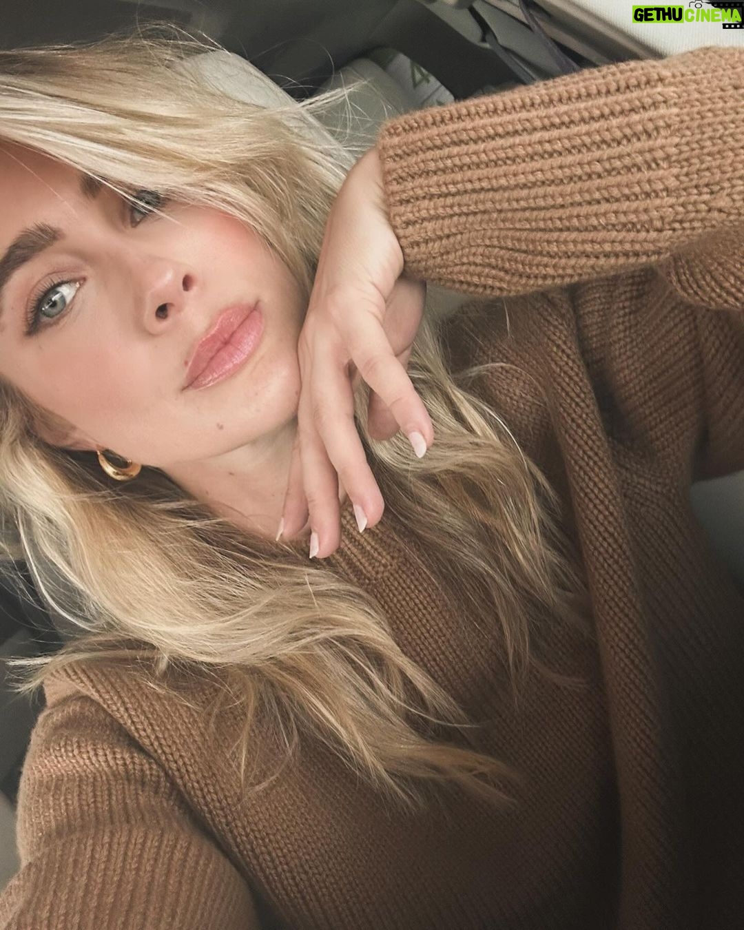 Melissa Roxburgh - 124.6K Likes - A few last files of twenty twenty-three