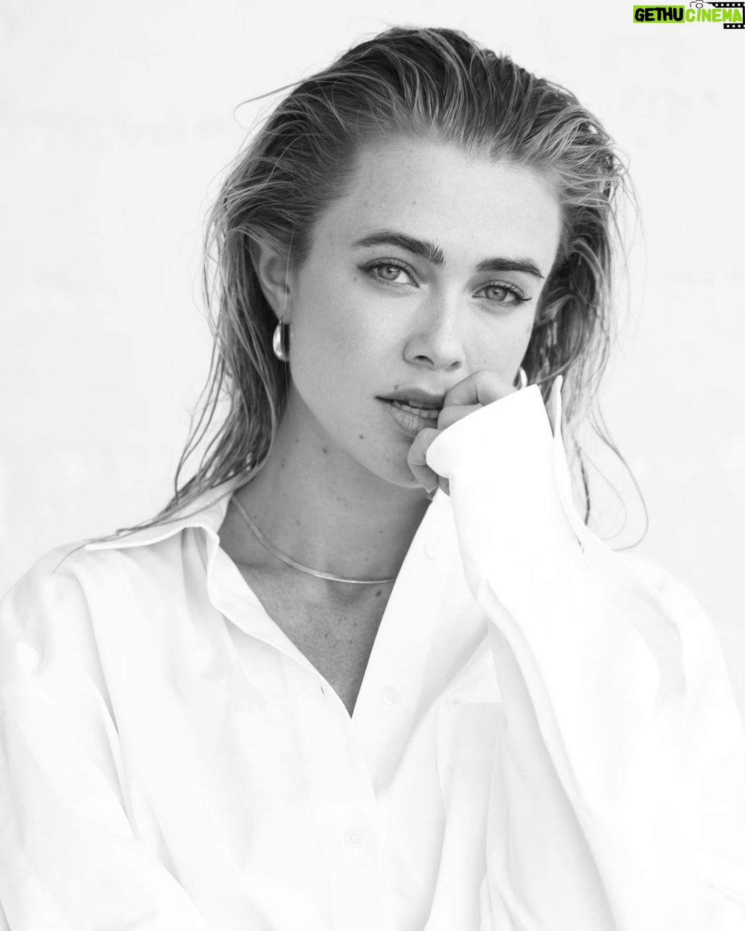 Melissa Roxburgh - 136.1K Likes - Overdue with @gregorio 📸