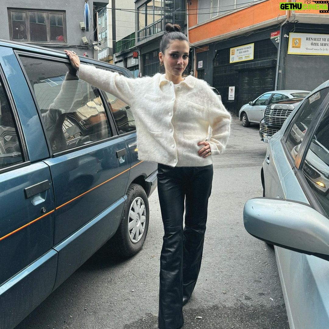 Meriç Aral Instagram - bizim sanayi stili yaşantı