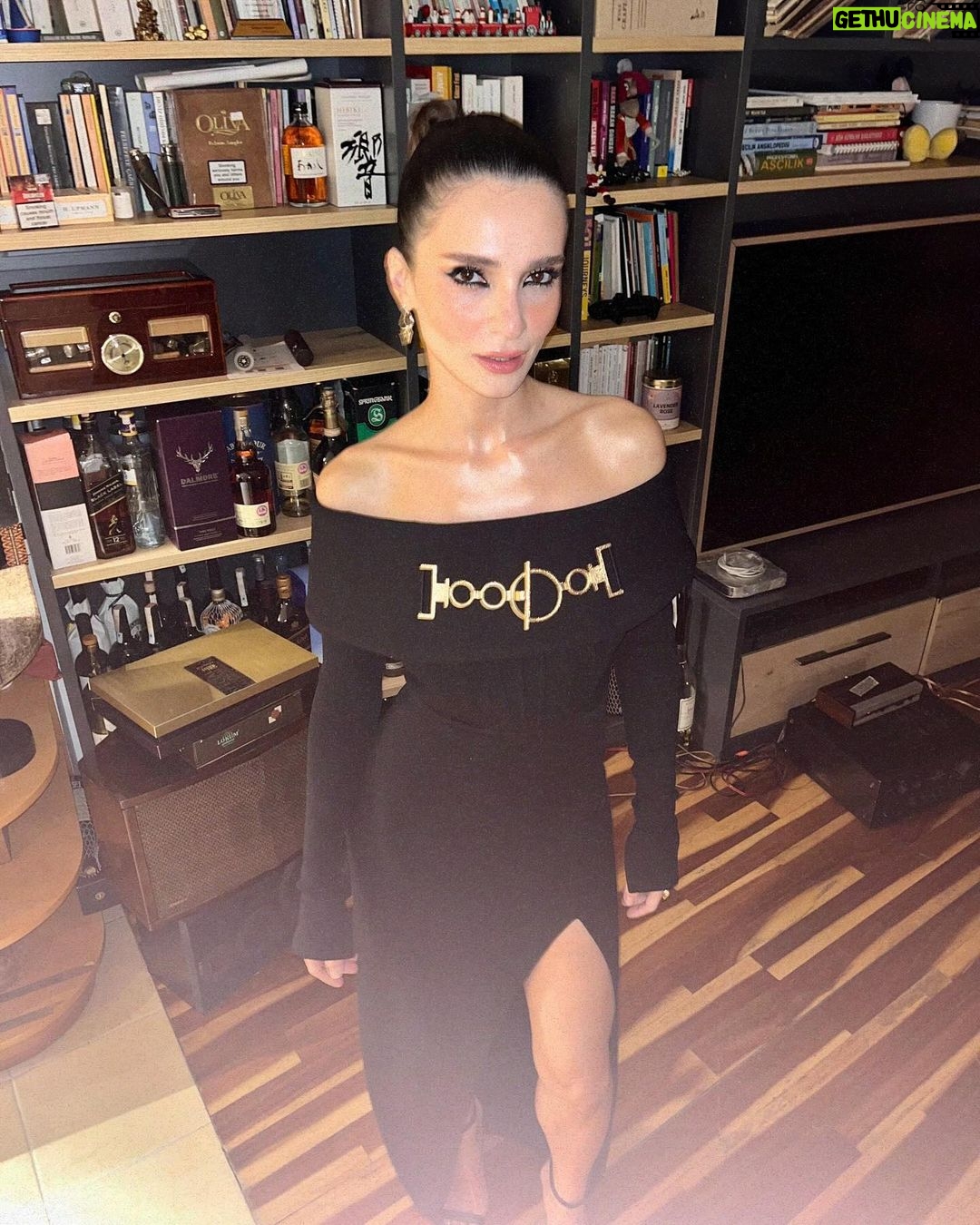 Meriç Aral Instagram - onlar erdi muradına gecesi ✨🤍🕯️🪄 #AUwedding