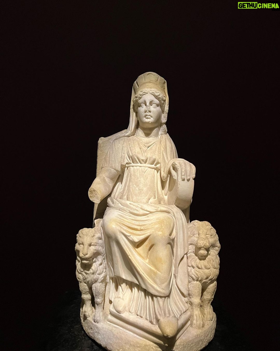 Meriรง Aral Instagram - kendimi gezdirdim ๐๐น๐ Archeology Museum, Istanbul Turkey