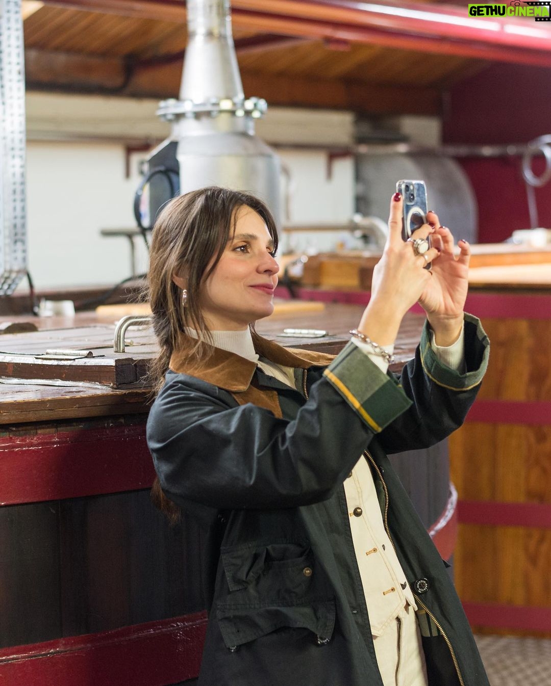 Meriç Aral Instagram - sizler için özenle hazırladığım birbirinden alakasız ve değerli görsel ve bir miktar fashion, büyücülük ve gülümseme içeren bu özel dosyaya hoşgeldiniz. ✨🧝🏻♀️✨🪄✨🪄🧟♀️🧟♂️🧝🏻♀️✨ October