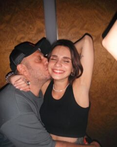 Meriç Aral Instagram - canım sevgilim iyi ki doğdun! 🤍✨🌹bi maşallahınızı alırım 🧿🧿✨✨🤍🤍🤍