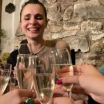 Meriç Aral Instagram – istanbul ve birtakım lezzet durakları temalı doğum günüme hoşgeldiniz 🤭✨✨🍇🤍kutlamalar,mesajlar, çiçekler, dilekler için çok teşekkürler, çok mutlu oldum. güneşin etrafında hep beraber dönmeye devam
🌞🤎🕯️🕯️🤎🌝