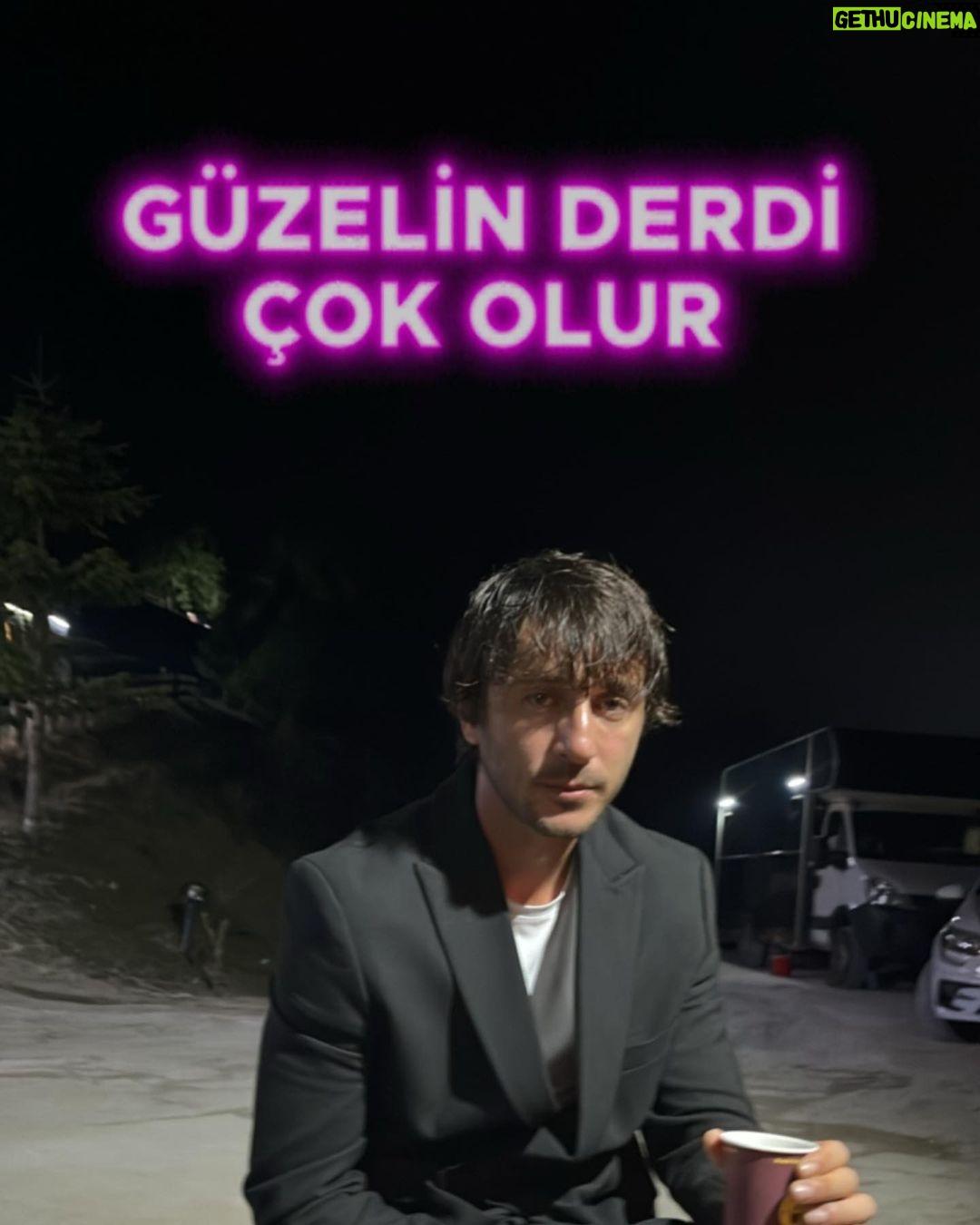 Meriç Aral Instagram - göl konseyi ve bambilerin derdi çok olur #dump 🪶❤️🔥⛓️🔪❤️🔥🍝🍝🍝🍯🪶