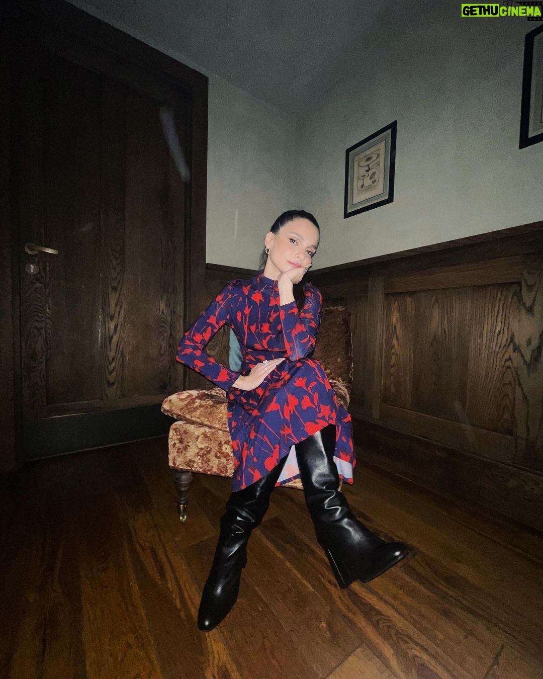 Meriç Aral Instagram - that was fun ✨ thanks @tunayilmaz and @fffistanbul team for the ride 🤍 Fashion Film Festival Istanbul